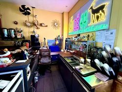 Tyrwhitt Road (D8), Retail #509794271